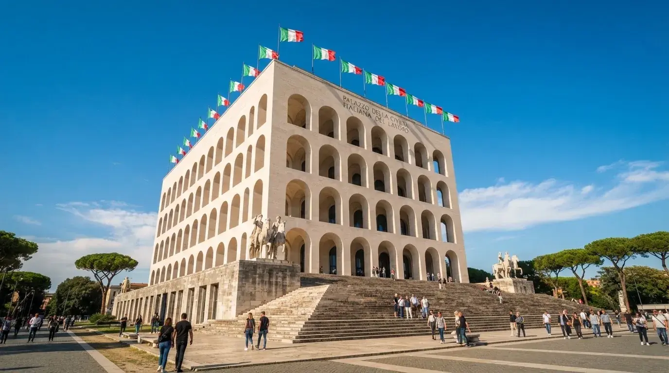 Palazzo istituzionale con bandiere al vento in una piazza soleggiata — big time gaming live casino italia